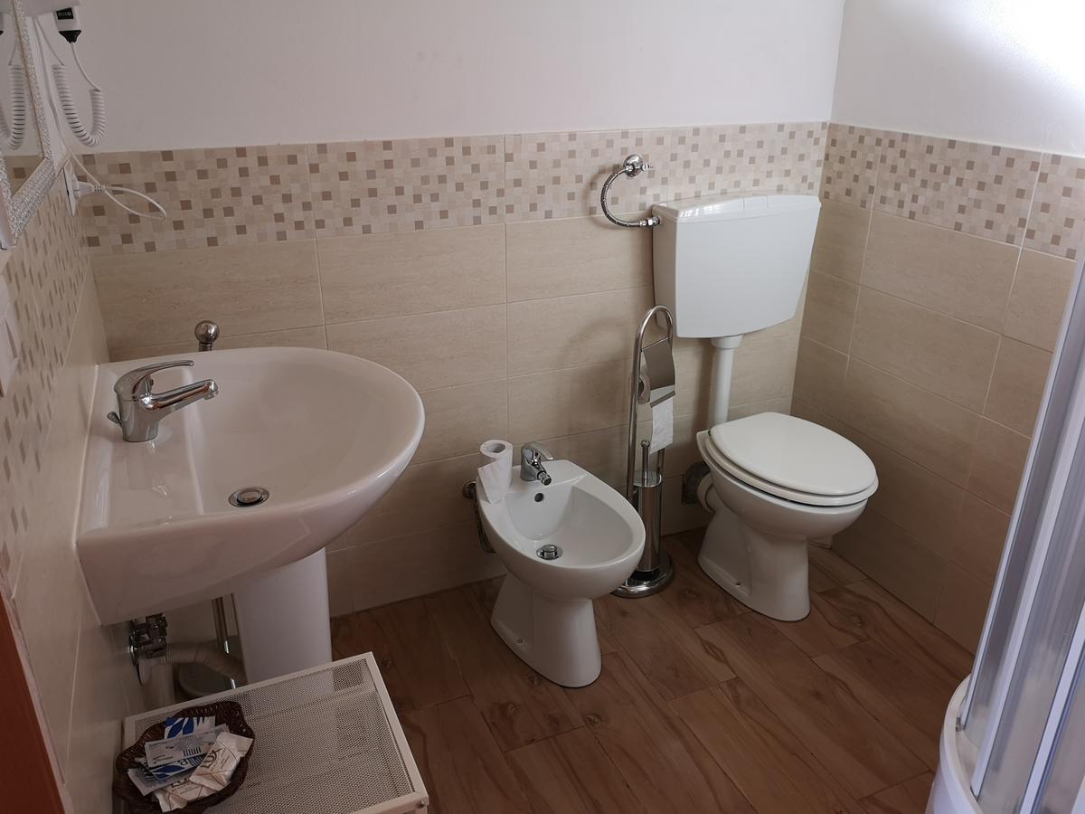 Fontana La Pietra Villa Pisticci Luaran gambar